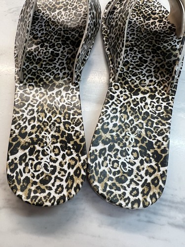 Qupid Women's Leopard Cheetah Print Flat Sandals Size 9 Criss Cross Slip-On Boho - Picture 5 of 6