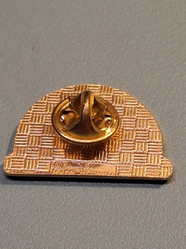 FAIRBANKS ALASKA SOUVENIR LAPEL PIN - Picture 2 of 3