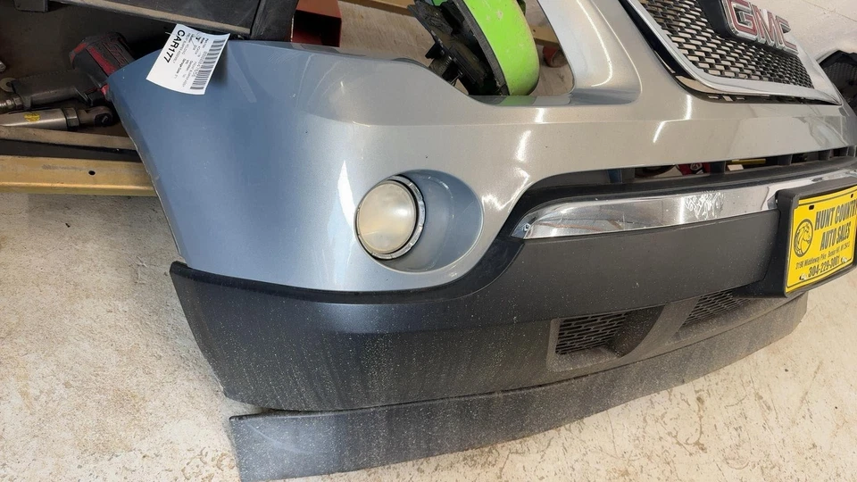 (LOCAL PICKUP ONLY) 07 08 09 10 11 12 GMC ACADIA Front Bumper Assy. Foto 3 de 4