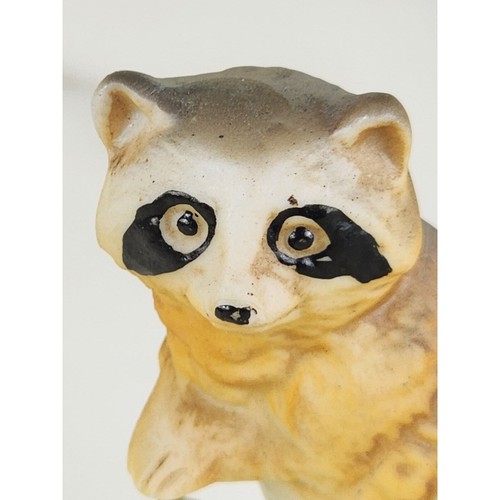 Mini Cute Raccoon Figurine Porcelain #9988 Year 90's Home Decor 2 1/2" Vintage - 第 2/11 張圖片