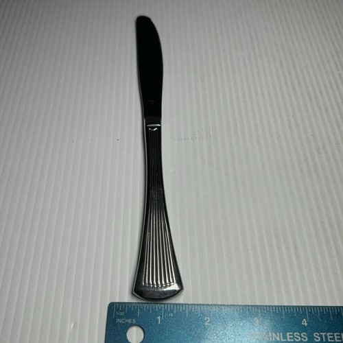 World Tableware Minuet 9-1/4 Entree Knife - 1pcs