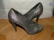 NEW WOB VERA WANG PUMPS HEELS SHOES SIZE 9 M SILVER LEATHER #25