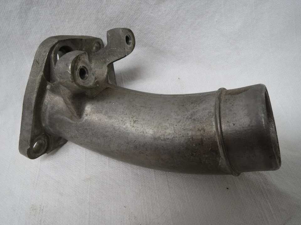 Alfa Romeo GTV-6 Milano 75 BUSSO V-6 AIR PLENUM INTAKE RUNNER INJECTOR MOUNT - Image 4 of 4