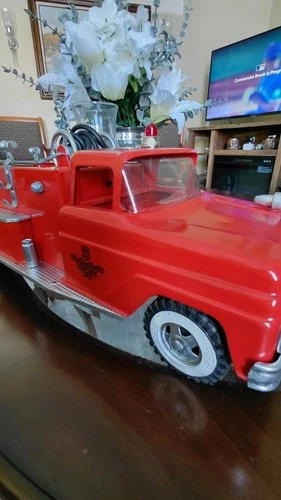 Vintage Tonka  Fire Truck Red Metal No 5  17” Long