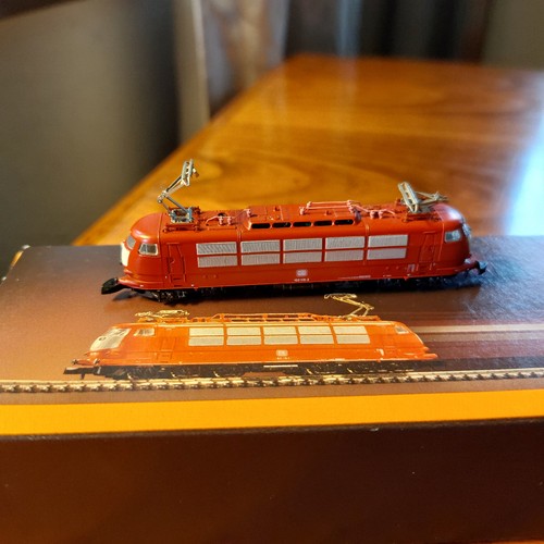 märklin mini-club spur z, E-Lok, 103 rot, Artikelnummer 8867 | Zustand: Gebraucht