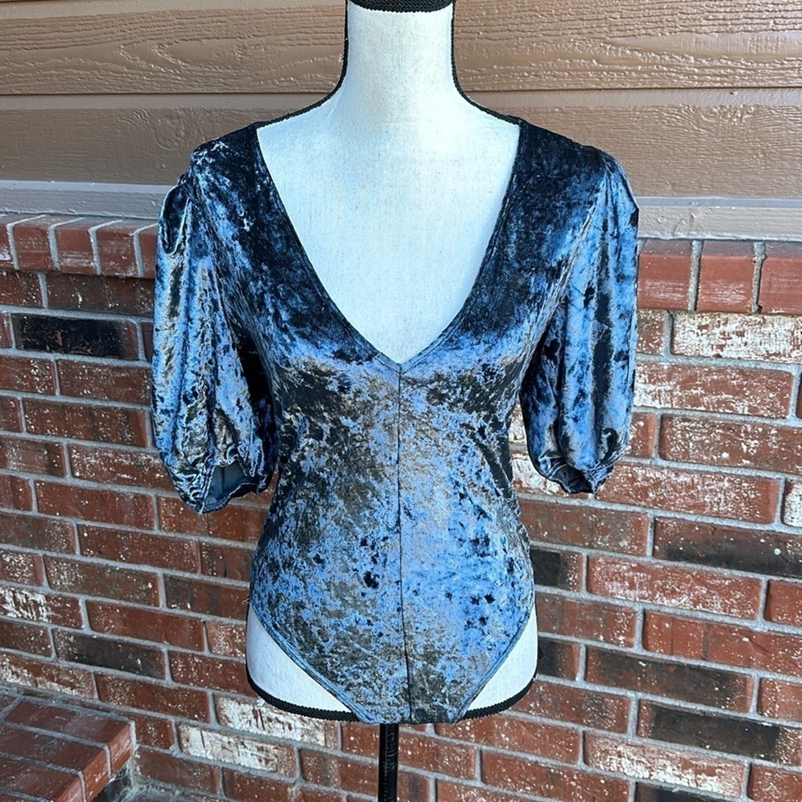 Picture 1 of 8
