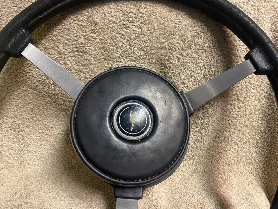 Pontiac Sport 1973-1977 volante Grand Am Grand Prix Can Am Foto 3 de 4