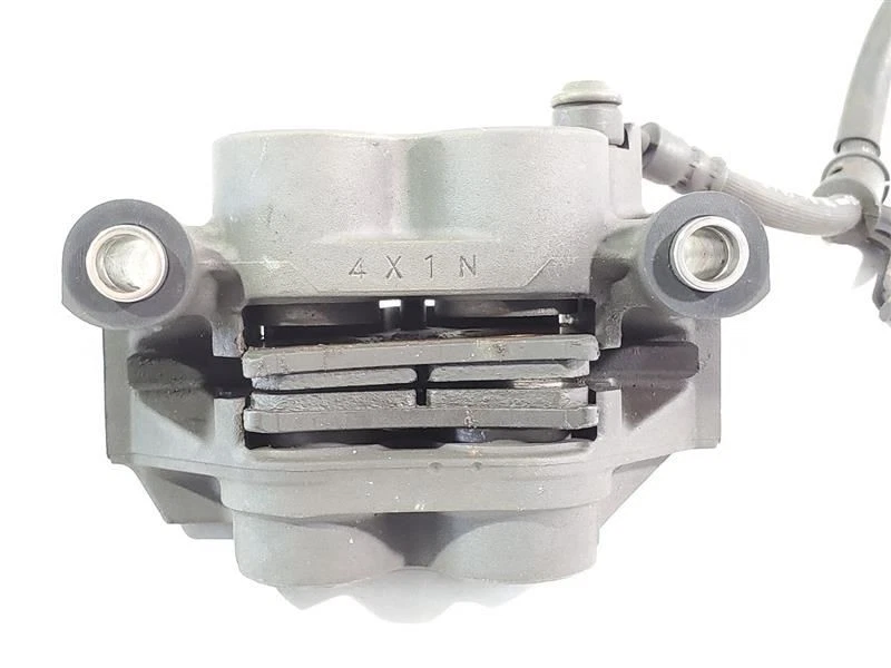 Pinzas de freno delanteras 5SL-2580T-10-00 OEM 5SL-2580U-10-00 Yamaha YZF-R6 2005 Foto 4 de 4