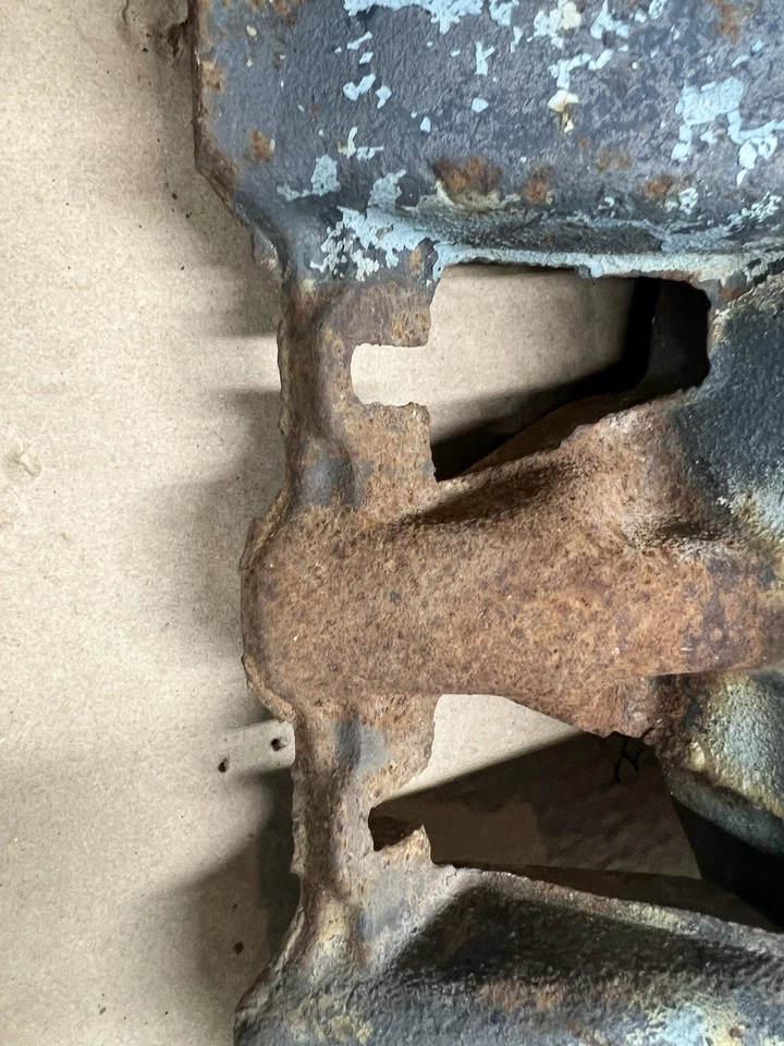 Colector de admisión de hierro fundido 57-58 Cadillac V8 365ci 4 barriles 4BBL 1469262-1 OEM Foto 4 de 4