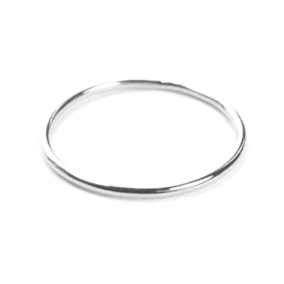 Schmaler runder Ehering 1 mm massiv 18 kt Weißgold schmal Stapelring UK-Größen