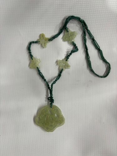 vintage carved jade pendant necklace 28"