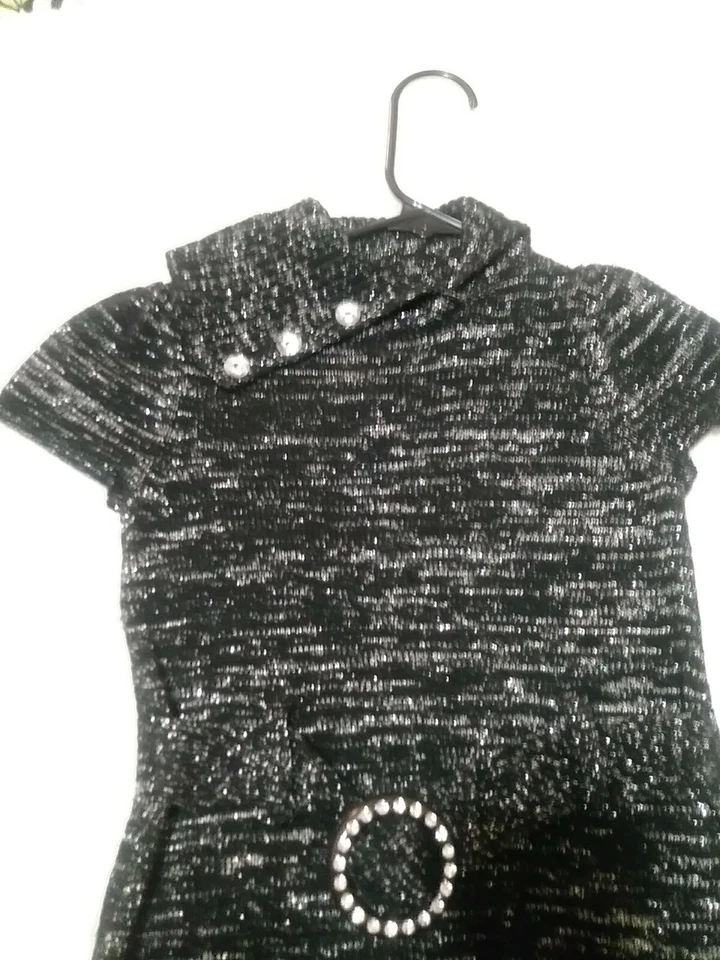 Suéter de manga corta negro y plateado descolorido Glory para niñas Foto 3 de 3