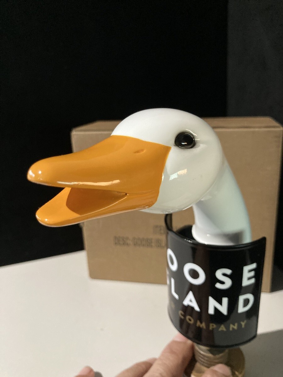 ✓ New Goose Island Brewing Badge Craft Beer Tap Handle ✓ New Goose Island Brewing Badge Craft Beer Tap Handle