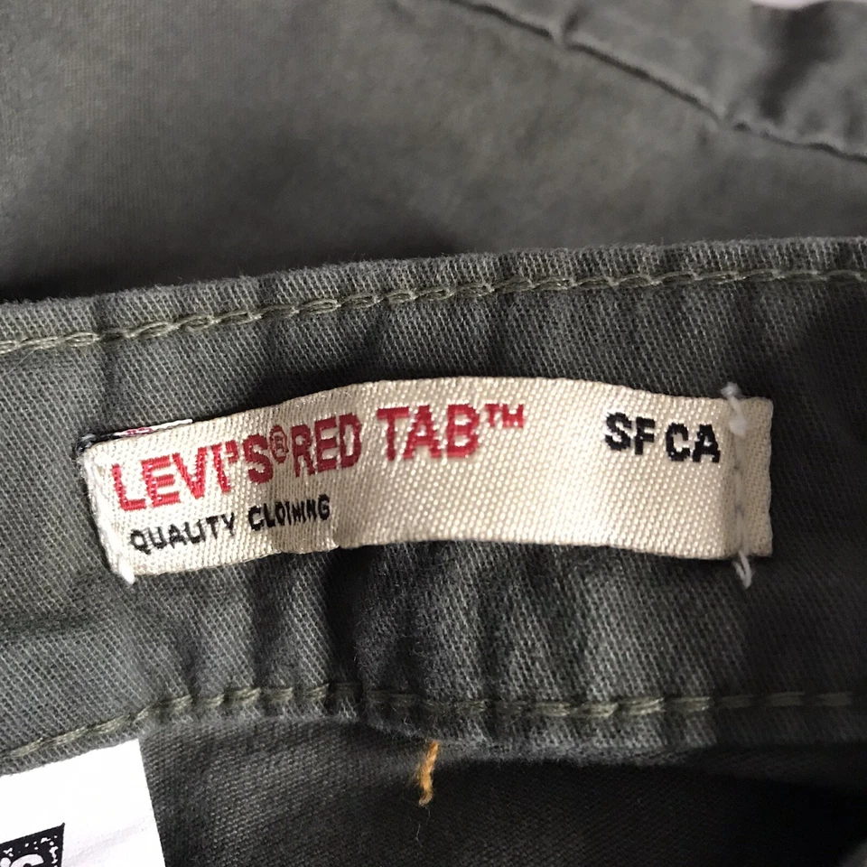 Pantalones Cortos Levis Vintage 00s Red Tab 3 26W Verde Grunge Patinador Chinos Exterior Gorp Foto 3 de 4