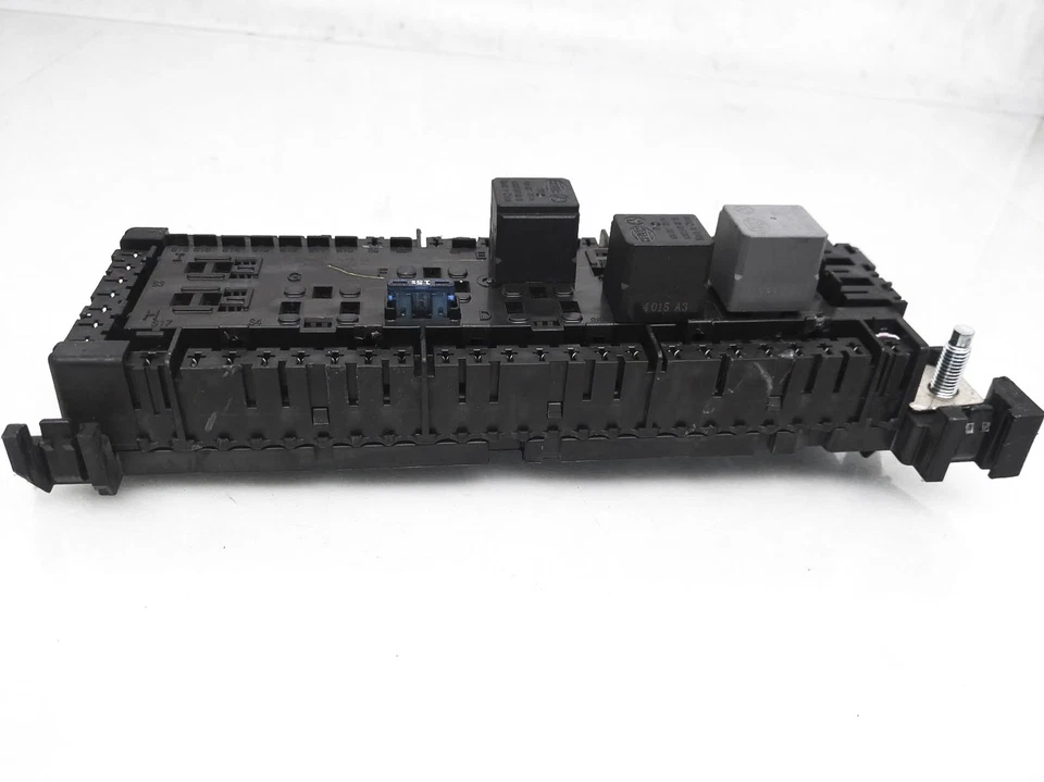 2012-2015 Mercedes-Benz Ml350 задняя кабина предохранитель и реле коробка - 166-906-39-01 - Изображение 2 из 4