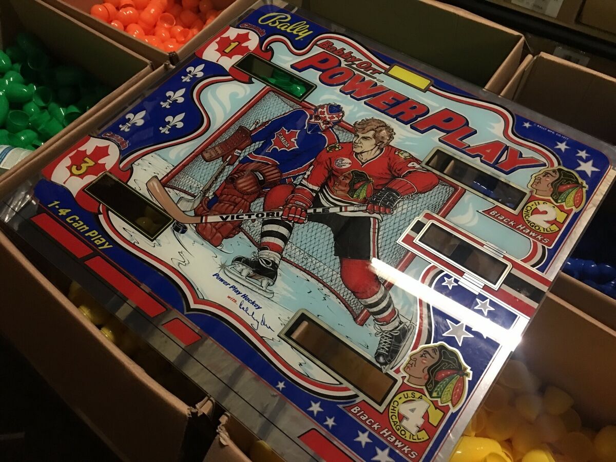 Bobby Orr  On A Pinball Machine  In A Blackhawks Uniform