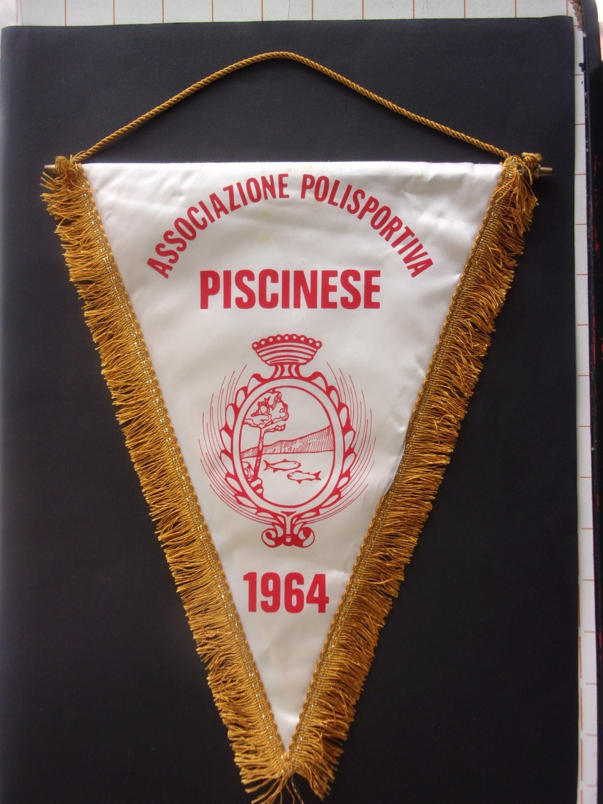 Gagliardetto ASSOCIAZIONE POLISPORTIVA PISCINESE 1964