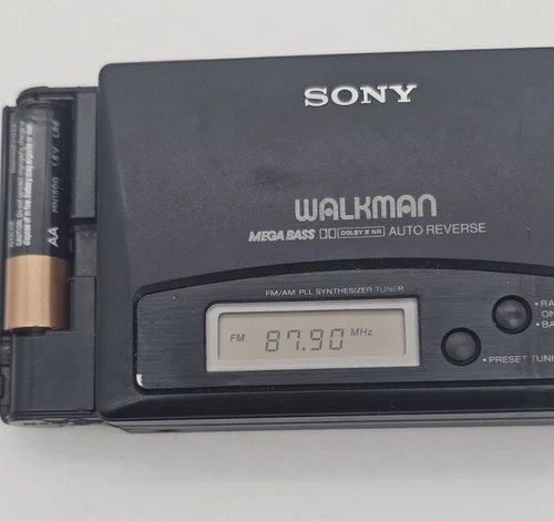 Vtg Sony Walkman Radio Cassette Player WM-AF605/BF605 Radio Turns On/ For Parts
