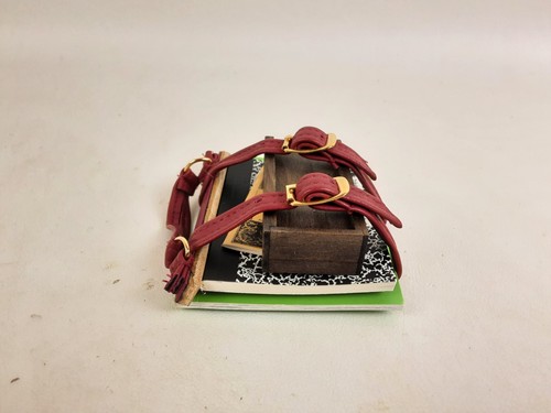 American Girl Pleasant Company Doll Samantha School Supplies Book Strap - Picture 8 of 9