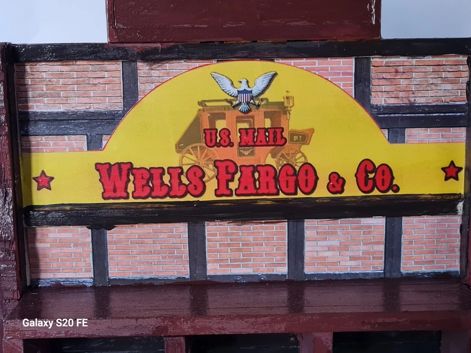 PLAYMOBIL CUSTOM WELLS FARGO & CO STATION LIGHT UNIQUE - Image 2 of 4