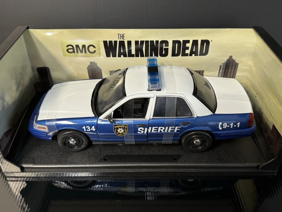 2001 Ford Crown Victoria 12957 The Walking Dead TV Series 1/18 HTF ! - Image 4 of 4