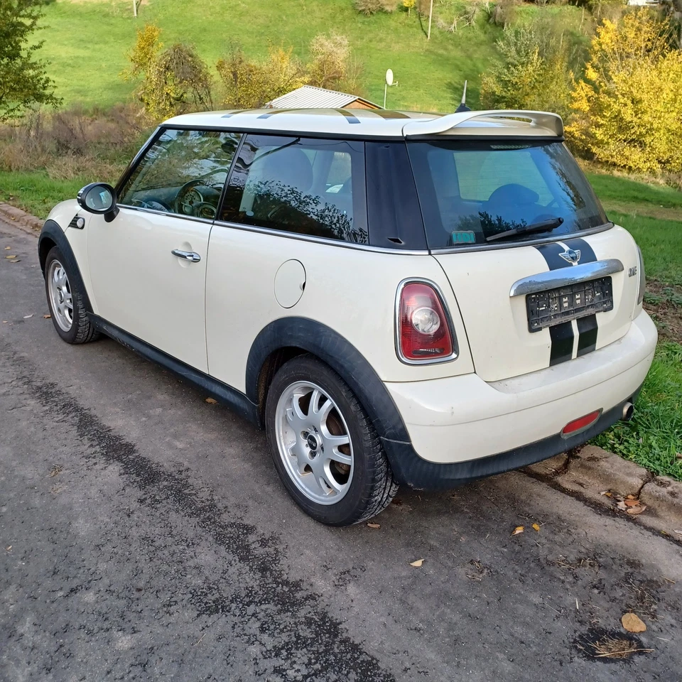 MINI Cooper One R56 1.4 75PS TÜV 10/27 - Bild 3 von 4