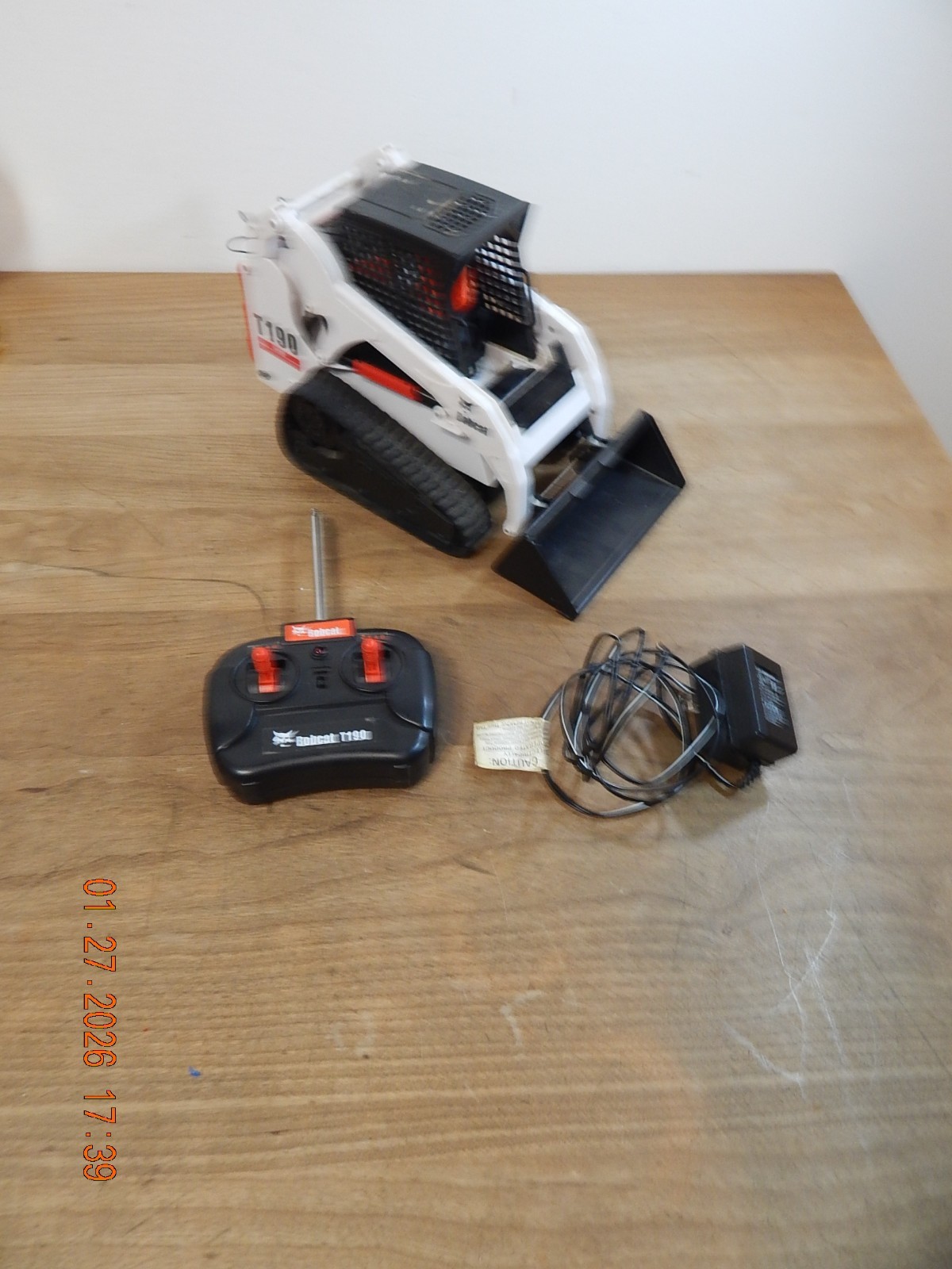 Bobcat t190 remote control rc model With Remote Not Tested B