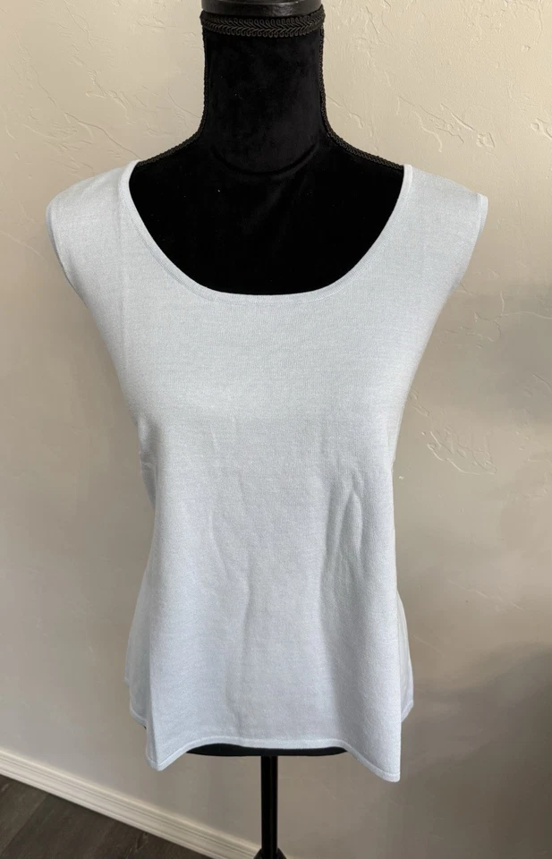 Conjunto de cárdigan y camiseta sin mangas Randolph Duke azul claro con elegantes abalorios negros. 1X Foto 2 de 3