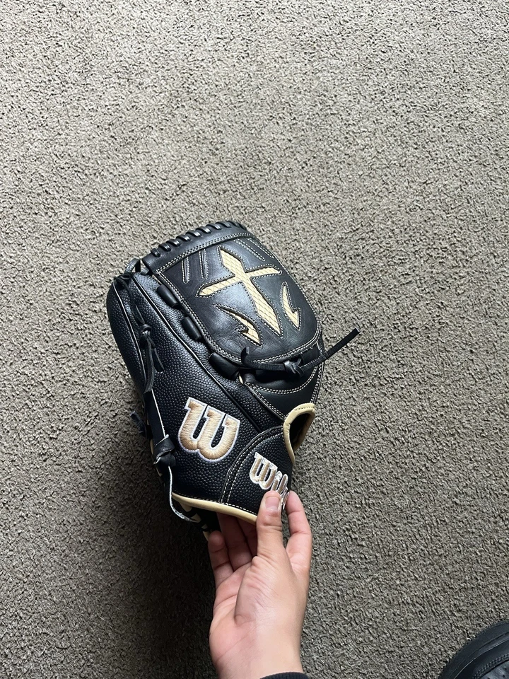 Guante de Béisbol Willson A2000 12 Lanzamiento Mano Izquierda Excelente Estado Nunca Usado Foto 4 de 4