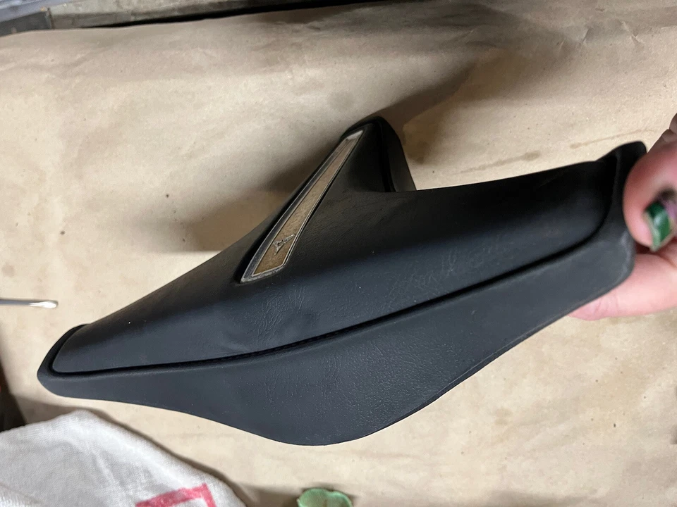 Dodge Dart Swinger Plymouth Duster Valiant Hornpad 73-76 OEM 1973-1976 Foto 2 de 3