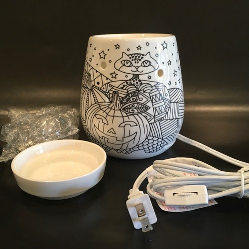 Scentsy Tricks & Treats Full Size Elektrischer Wärmer Neu IOB Halloween - Bild 1 von 6