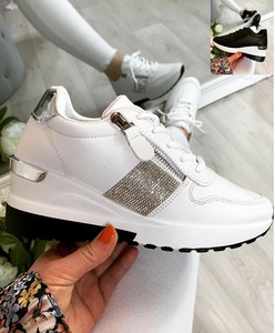 round toe block heel