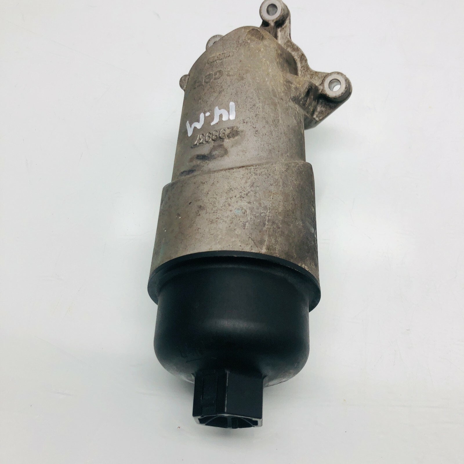 2014 - 2017 Maserati Ghibli 3.0L Engine Oil Filter Housing OEM 298937