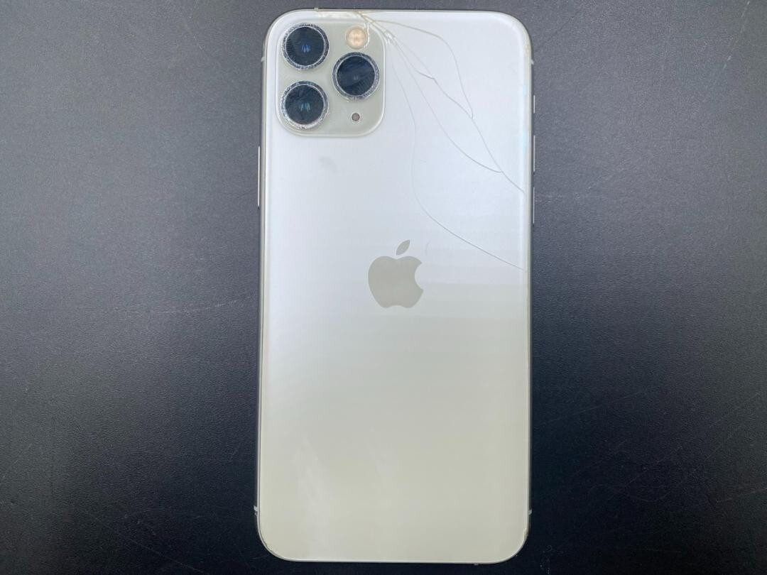 APPLE/SOFTBANK Model number: MWC82J/A IPHONE 11 PRO White