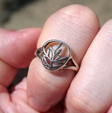 BOMA Sterling Silver Openwork Plant Design Ring 925 Size 6.25 Weighs 2.3g