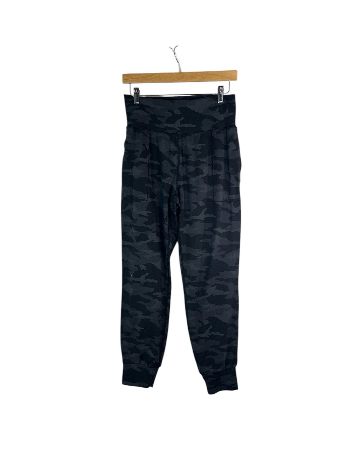 athleta salutation camo jogger comfort pockets pants