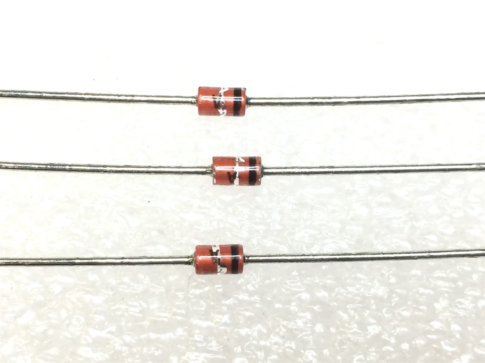 Produktbild von 5 Stück 1N4740A Zener-Diode – DC COMPONENTS, 10V, 1W, DO-41