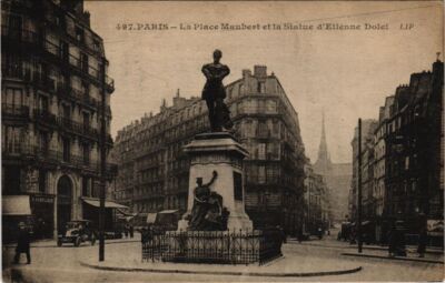Old postcard Paris 5th - The Place Maubert and the Statue of Etienne Dolet (55006)