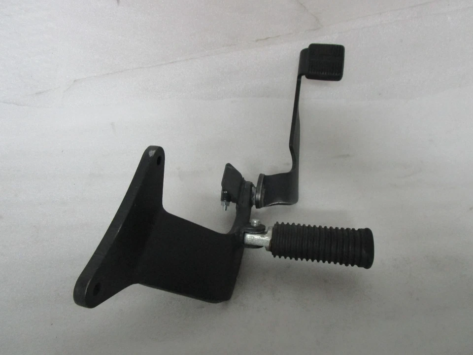 Harley-Davidson XG500 XG750 2015 calle derecha montaje del pie del conductor con pedal de freno Foto 3 de 4