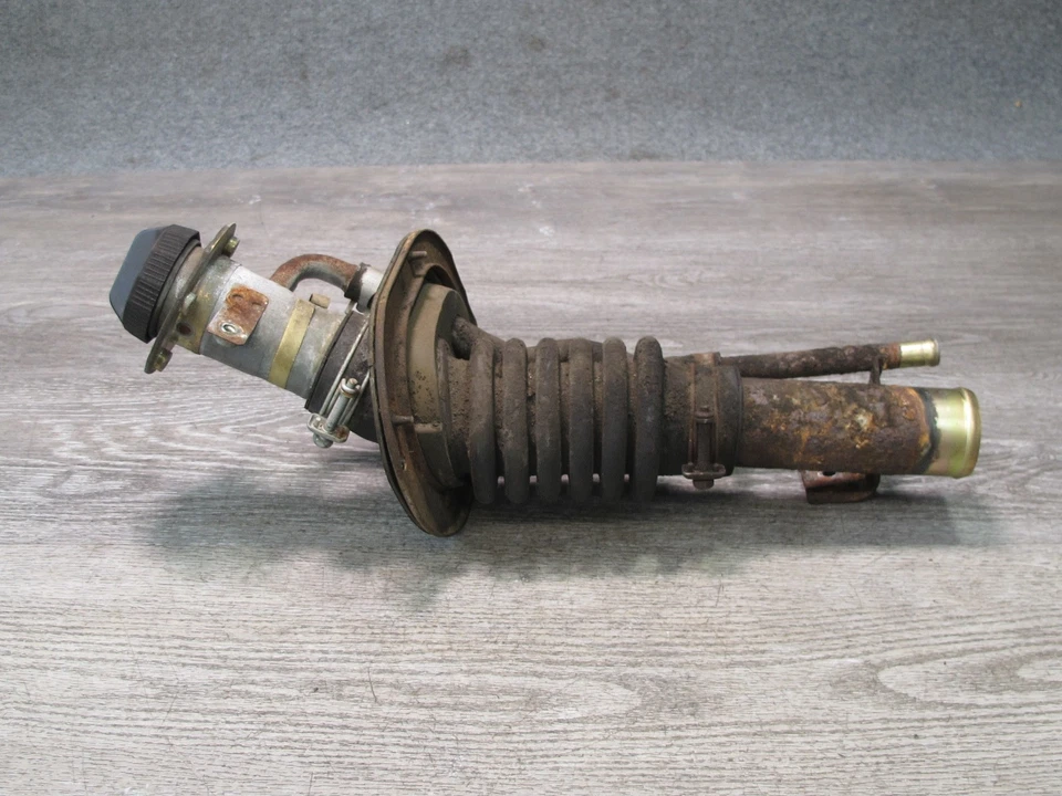 86-89 MAZDA RX7 FC3S TANQUE DE COMBUSTIBLE CUELLO DE LLENADO CON MONTAJE DE TAPA OEM Foto 3 de 4