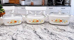 CorningWare Wildflower Vintage Pyrex Casserole Dishes Set of 3 with Lids