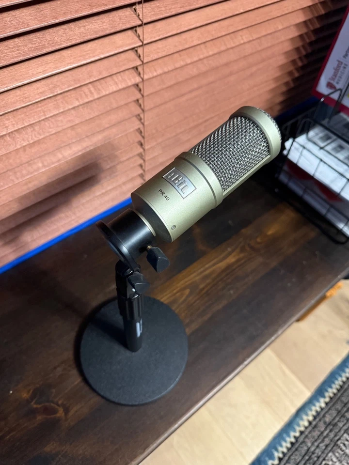 Heil Sound PR40 Dynamic Broadcast Microphone, Champagne U258239 - Image 2 of 2