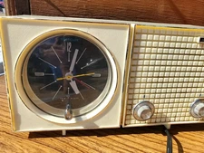 Westlox channel master 6262 midcentury clock