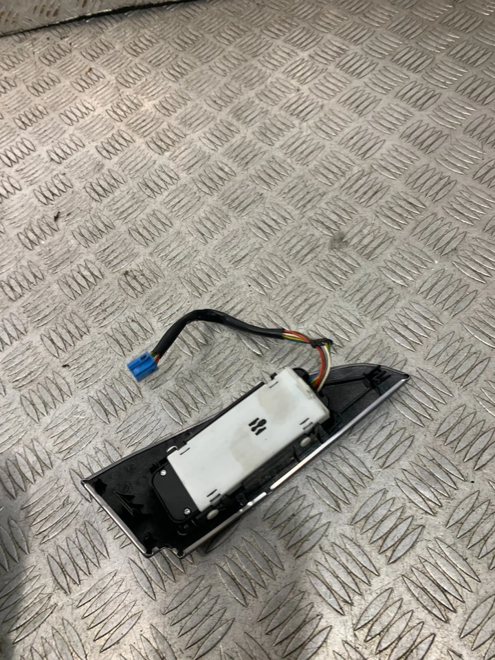 2004 MERCEDES C CLASS W203 DRIVER SIDE WINDOW CONTROL SWITCH A2037272028 #2 - Image 2 of 4