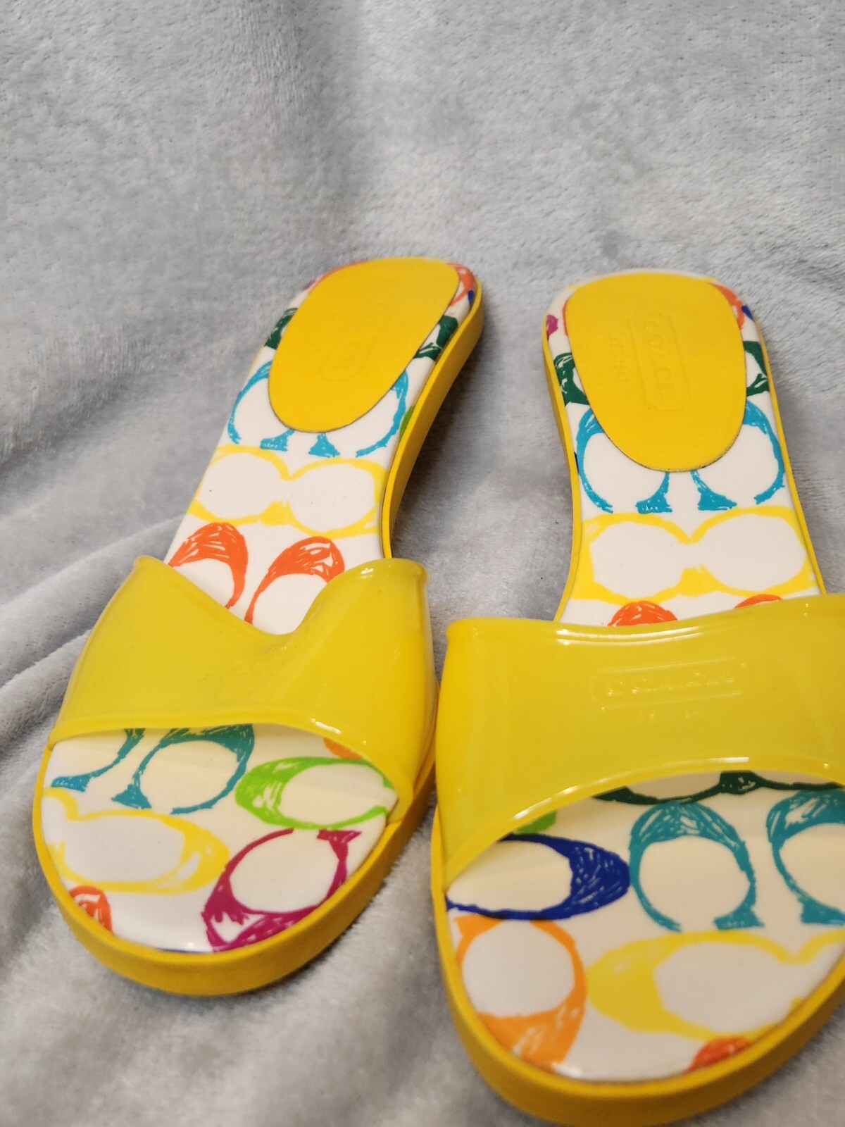 kitten heel jelly flip flops