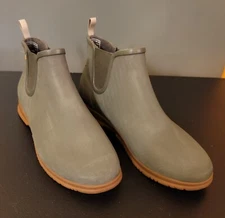 BOGS Boots Size 11 Sweet Pea Casual Chelsea Ankle Bootie Green Rubber Slip On