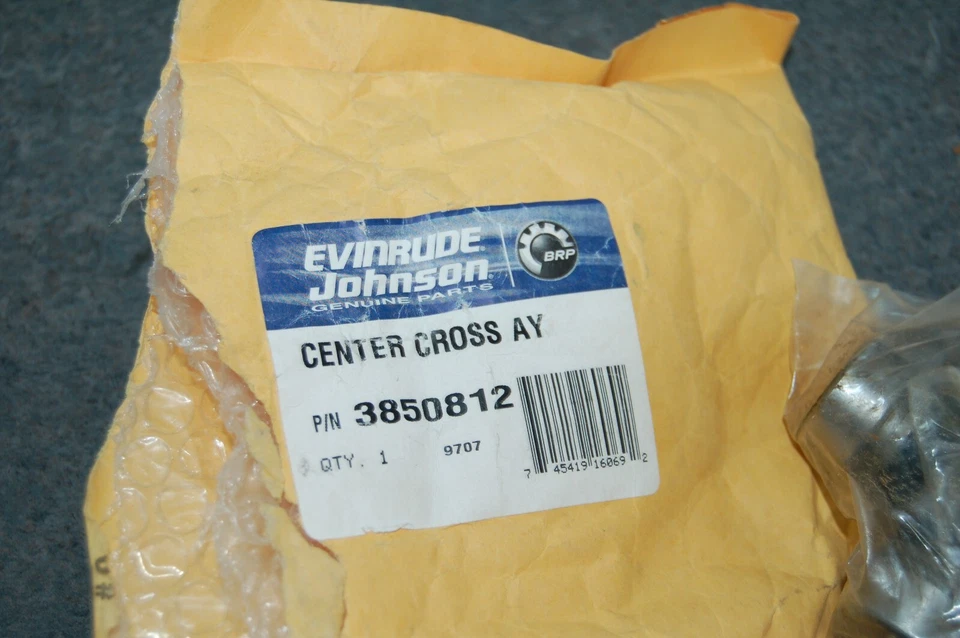 NEW GENUINE 3850812 U-Joint CENTER CROSS OMC OEM BRP FACTORY MARINE PARTS - Image 3 of 4