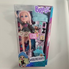bratz selfie snaps cloe