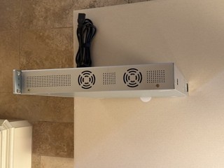 Conmutador Gigabit PoE administrado de 24 puertos Ubiquiti UniFi US 24 250W con cable de alimentación