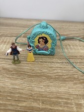 Vintage Once Upon A Time Snow White Polly Pocket Style Playset Locket. Complete